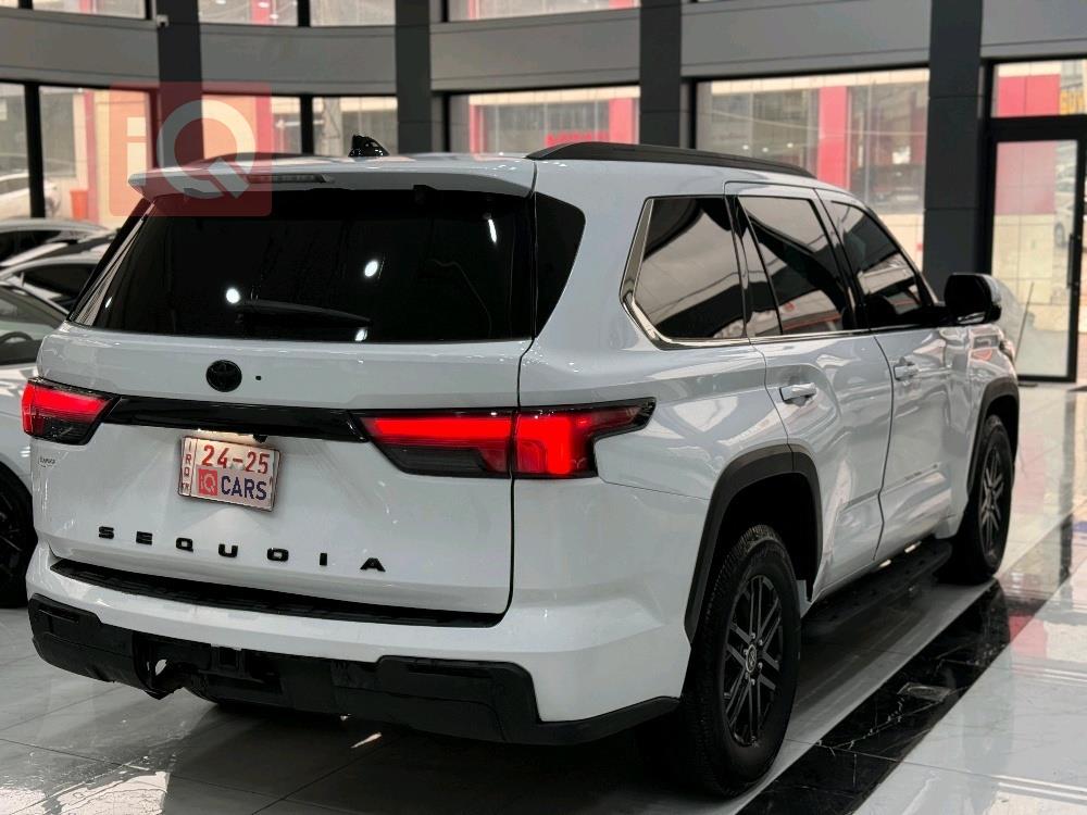 تويوتا سيكويا